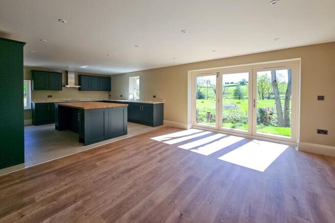 4 bed Village House for sale Image 12