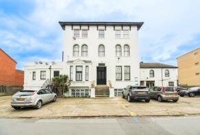 10, 69 St James's Lodge, Lower Addiscombe Road, Croydon CR0 6PR