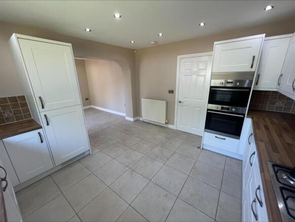 KITCHEN 1.jpeg