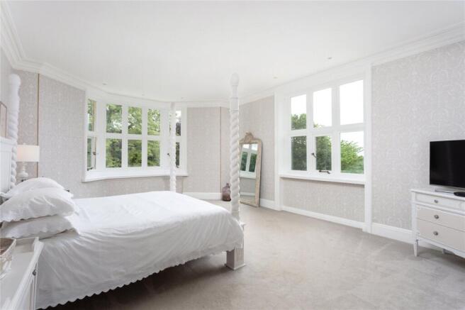 7 bed Detached for sale Image 11