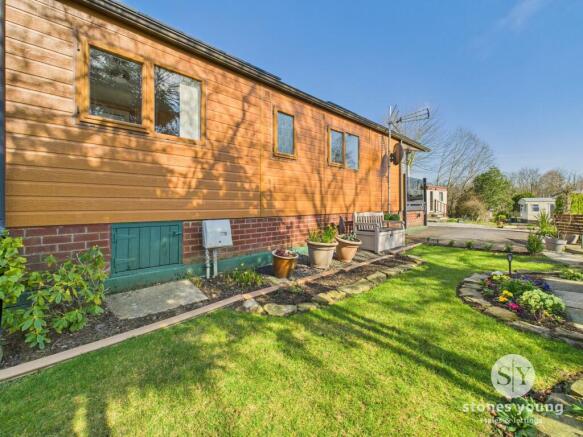 2 bed Park Home for sale Image 4