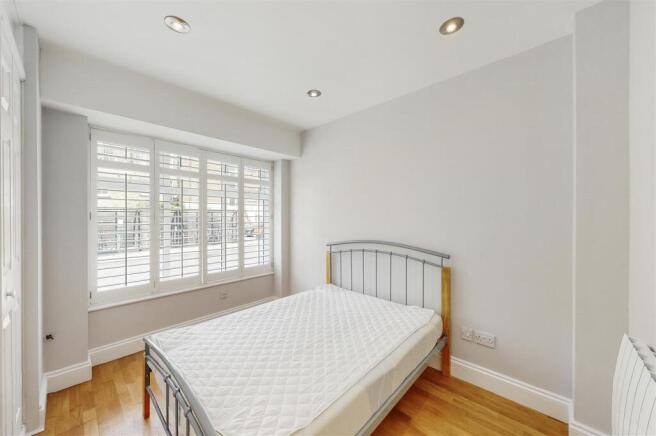 3 Royal Victor Place, Old Ford Road - QDVVtppuEvOE