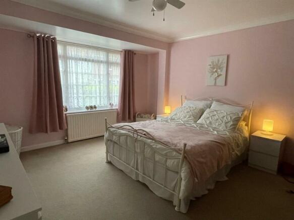 Bedroom,.,..jpg