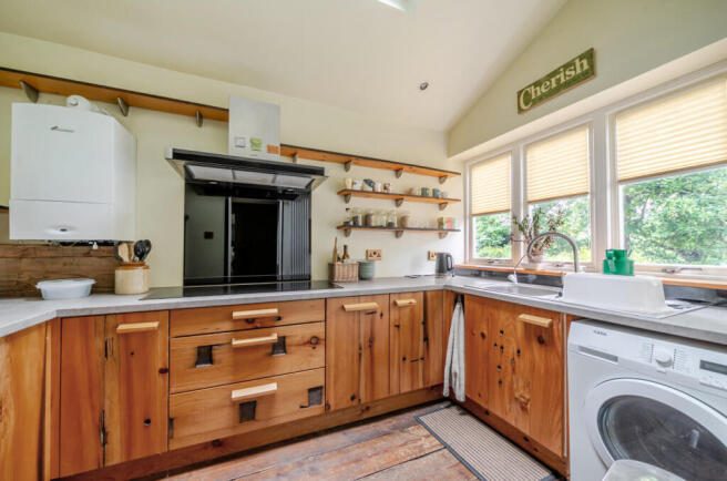 2 bed Flat for sale Image 6