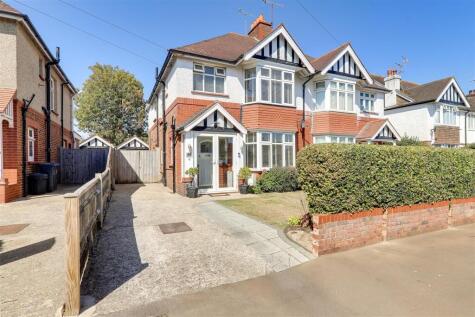 Broomfield Avenue, Thomas A Becket, Worthing