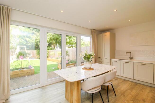 KITCHEN/DINER
