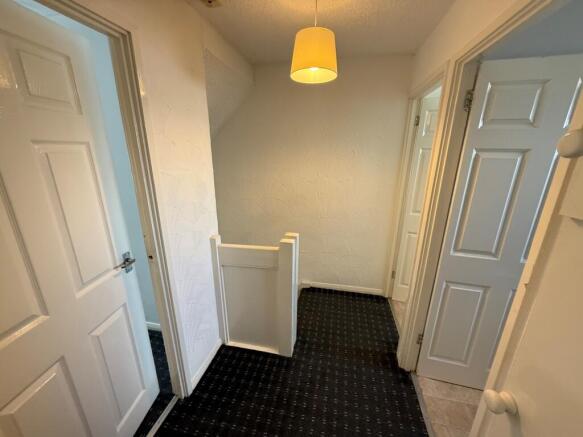 2 bed Semi-Detached to rent Image 6