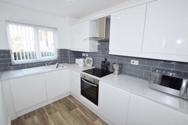MODERN KITCHEN