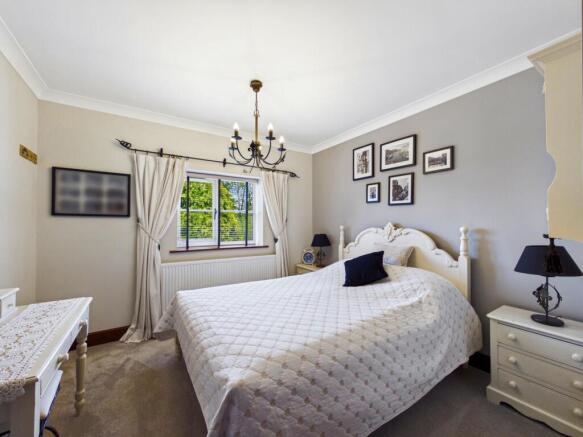 4 bed Link Detached House for sale Image 7