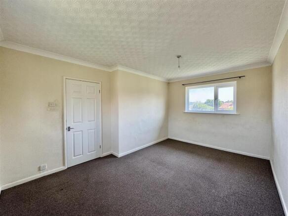 2 bed Semi-Detached for sale Image 11