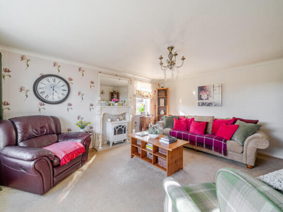 4 bed Detached for sale Image 12