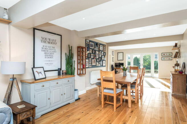 4 bed Detached for sale Image 4