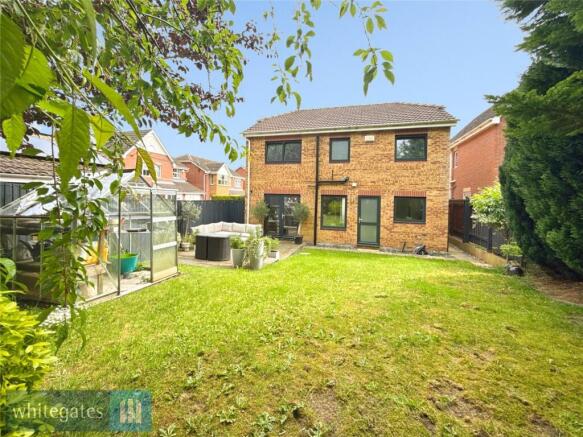 4 bed Detached for sale Image 12