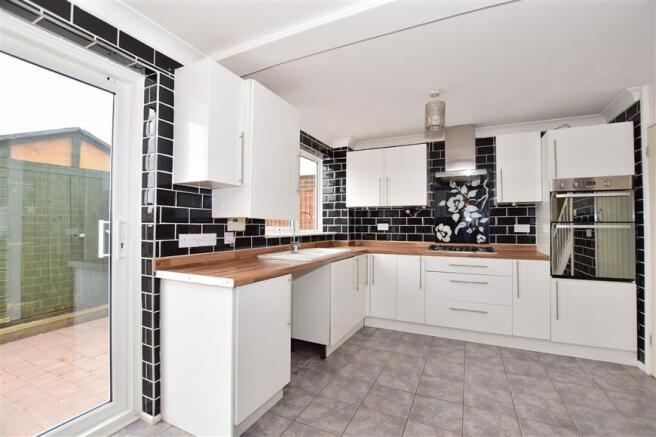 Kitchen/Breakfast Area