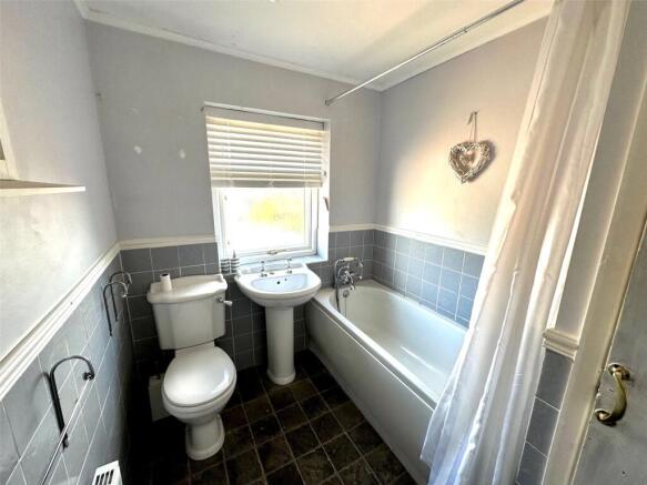 3 bed Semi-Detached for sale Image 10