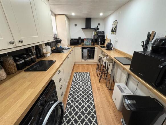 2 bed Terraced for sale Image 7