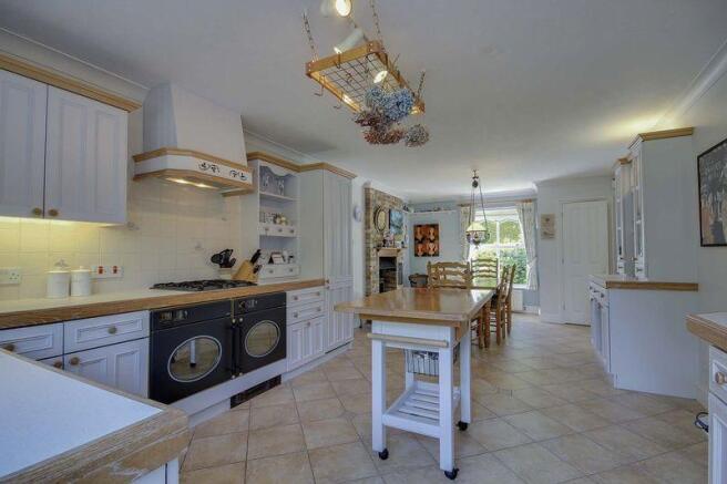 Kitchen/breakf...