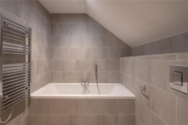 3 bed Apartment for sale Image 8