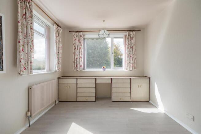 3 bed Apartment for sale Image 11