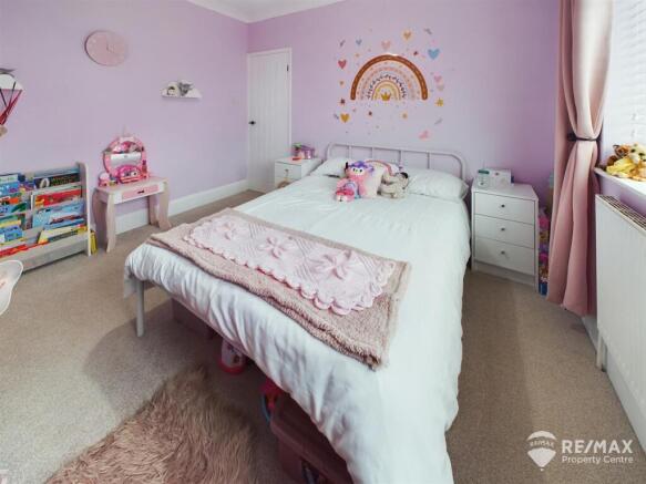 Bedroom 2 (2).jpg