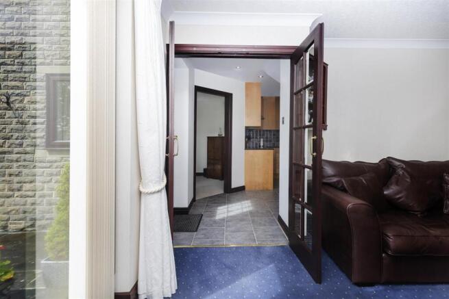 4 bed Detached for sale Image 10