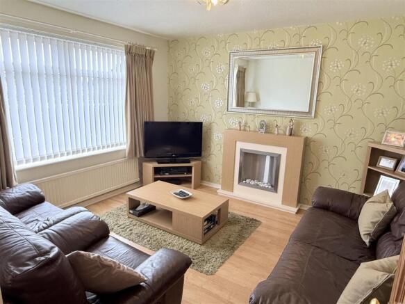 3 bed Town House for sale Image 5