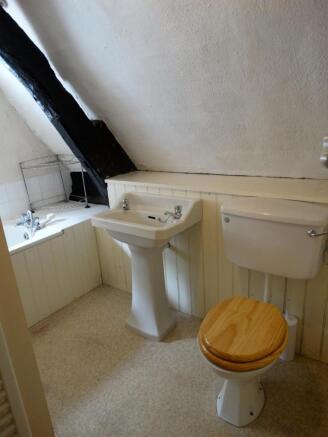Bathroom (Main)