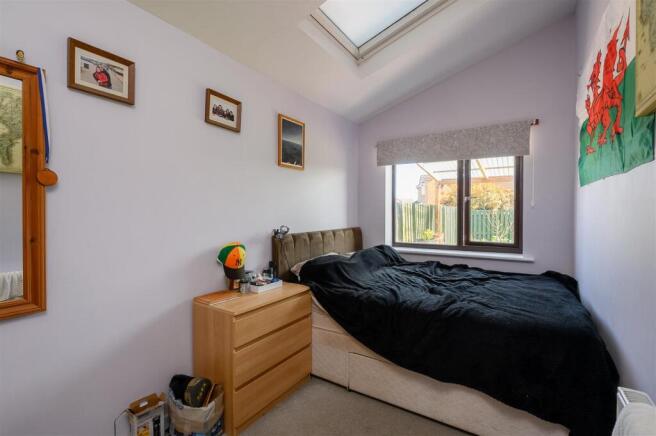4 bed Link Detached House for sale Image 11