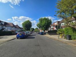 22, Woodlands, Golders Green, London NW11 9QL