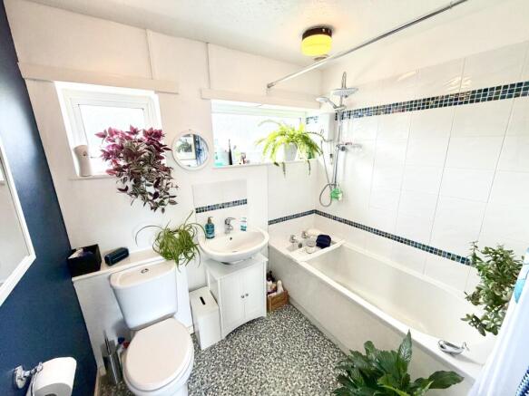 3 bed Terraced for sale Image 11