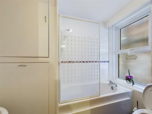 2 bed Apartment for sale Image 10