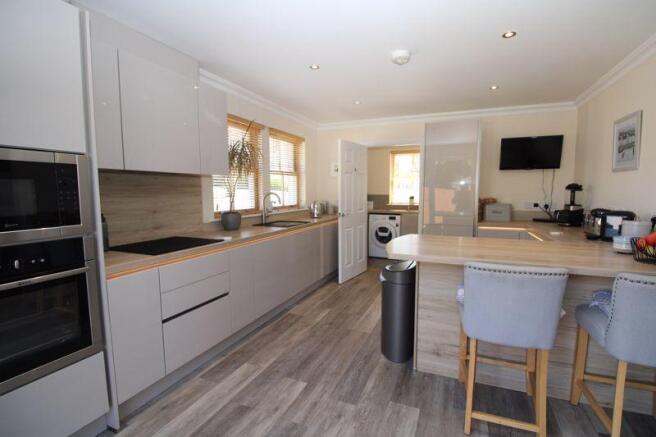 Kitchen/breakf...