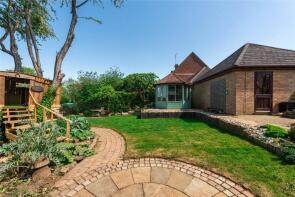 7, Chipperfield Close, New Bradwell, Milton Keynes MK13 0EP