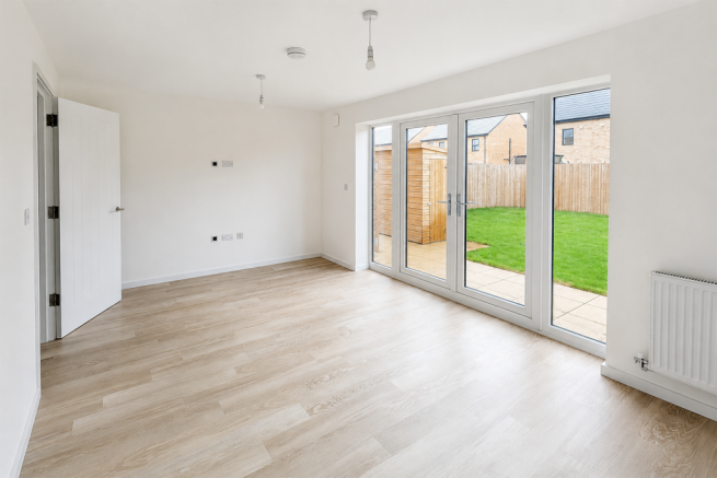 4 bed Semi-Detached for sale Image 5