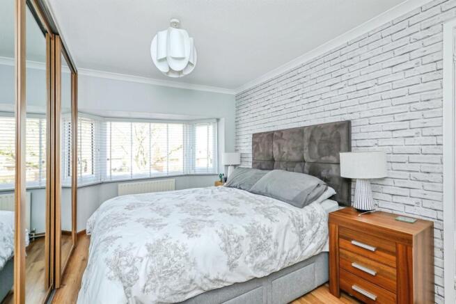 4 bed Semi-Detached for sale Image 11