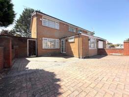57, Dugdell Close, Ferndown BH22 8BQ