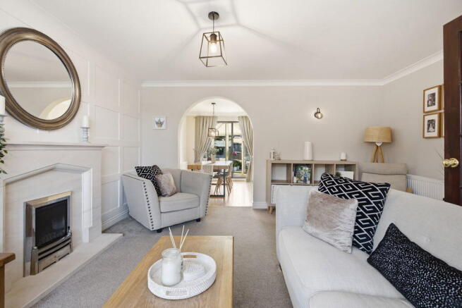 5 bed Detached for sale Image 11