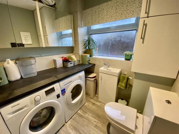 4 bed Semi-Detached for sale Image 9