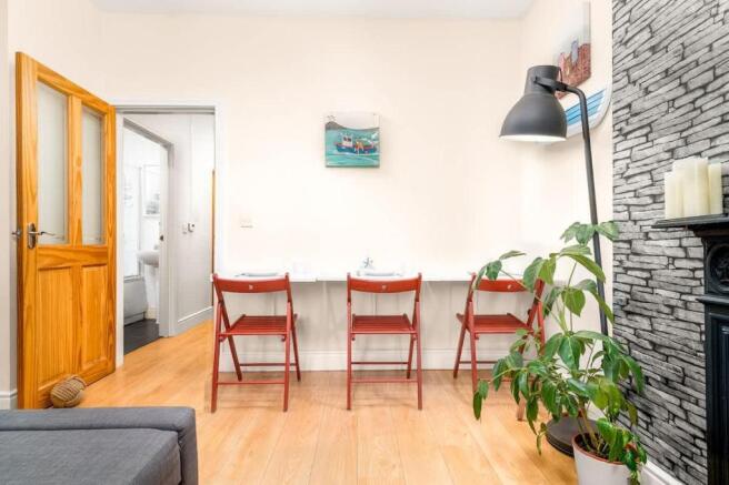 2 bed Flat for sale Image 5