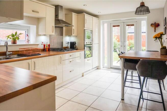 Kitchen/Breakfast