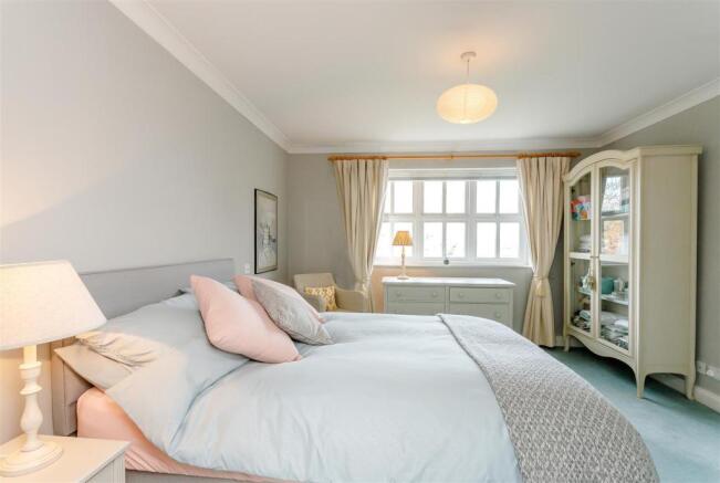 8376705-interior36v2.jpg