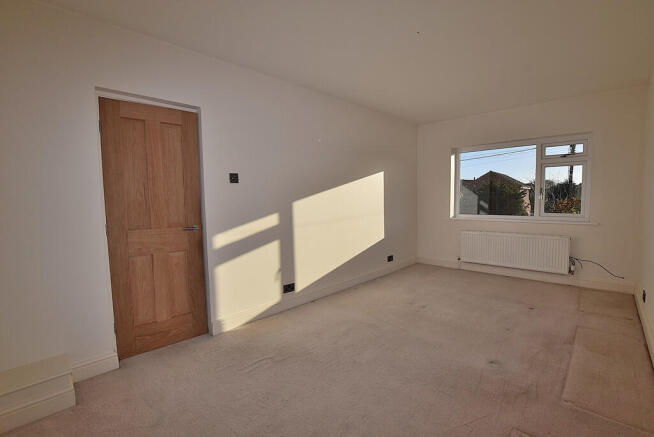 4 bed Semi-Detached for sale Image 10