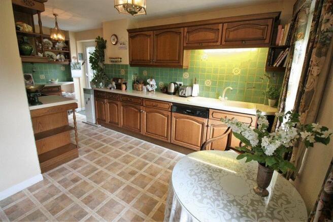 Kitchen/breakf...