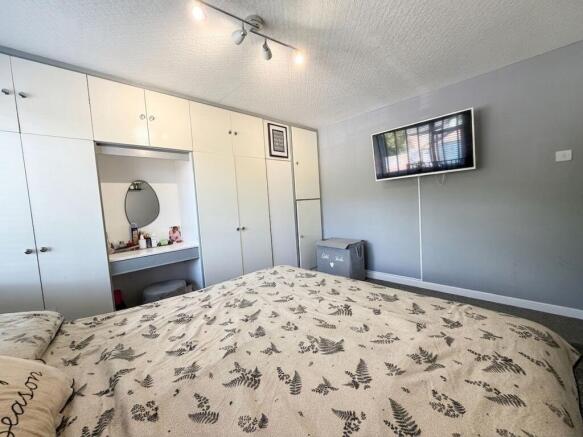 3 bed Semi-Detached for sale Image 10