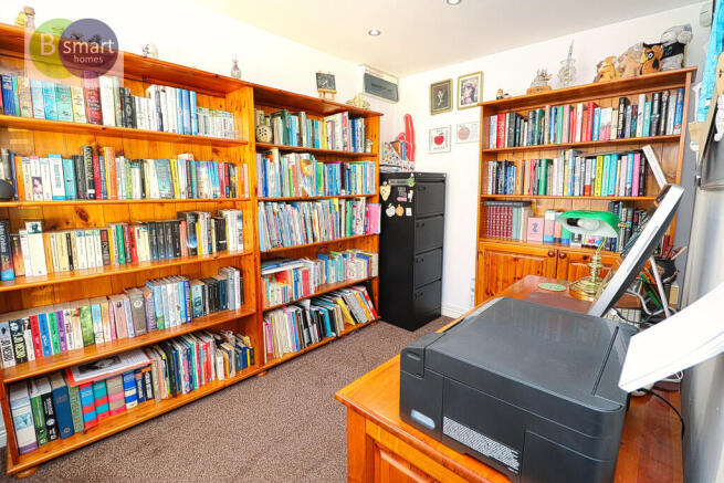 4 bed Detached for sale Image 7