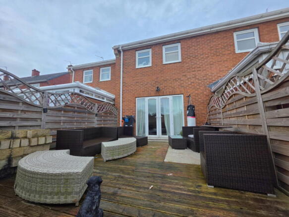 3 bed Town House for sale Image 8