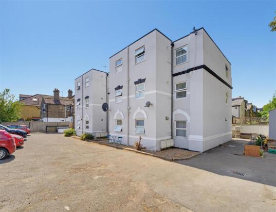 6 Astra Court.jpg