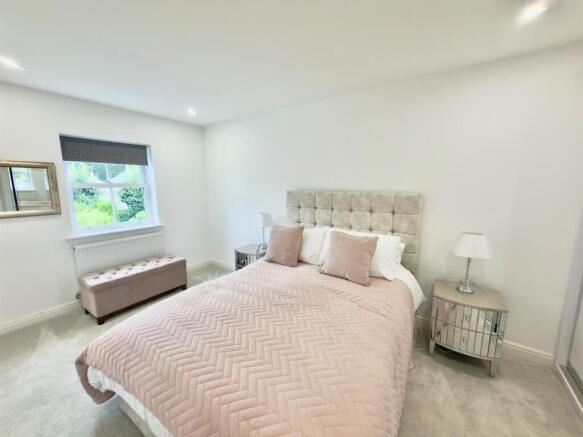 3 bed Semi-Detached to rent Image 8