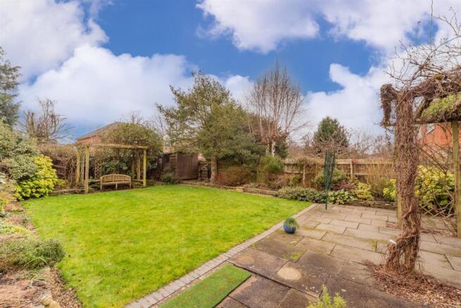 LE2 2EG-Westminster-Road-Leicester-semi-detached-h
