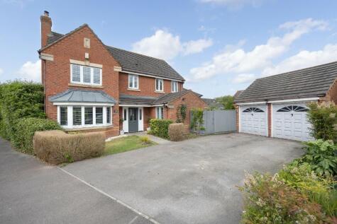 Cornbrash Rise, Paxcroft Mead